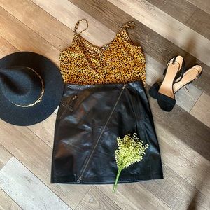 100% lamb leather Cache skirt